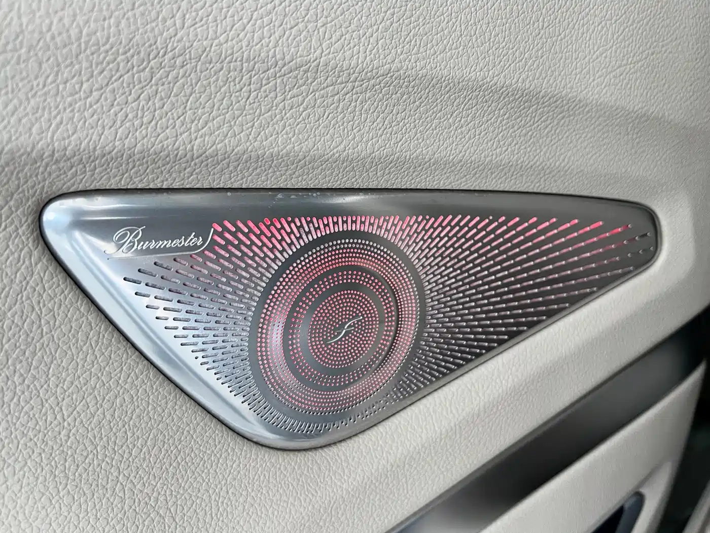Mercedes-Benz V-Class 2022 V 260 L Long Wheelbase Luxury Edition фото 24