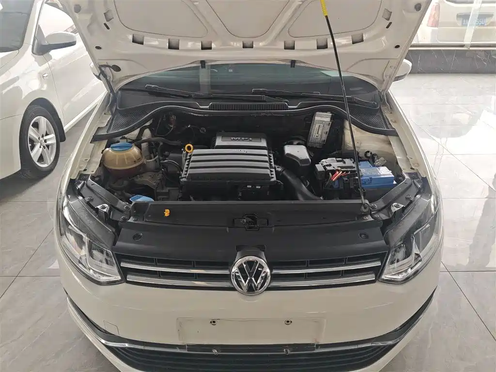 Volkswagen Polo 2016 1.6L Automatic Comfort фото 13