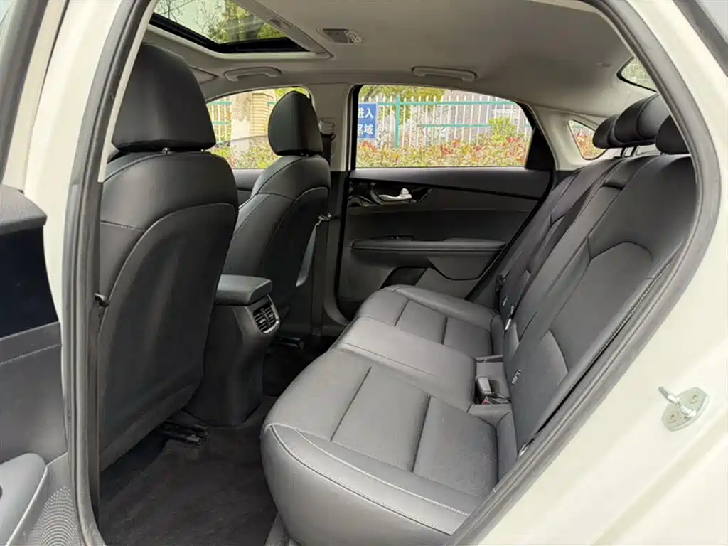 Kia K3 2021 Facelift 1.5L CVT Fashion Edition фото 16