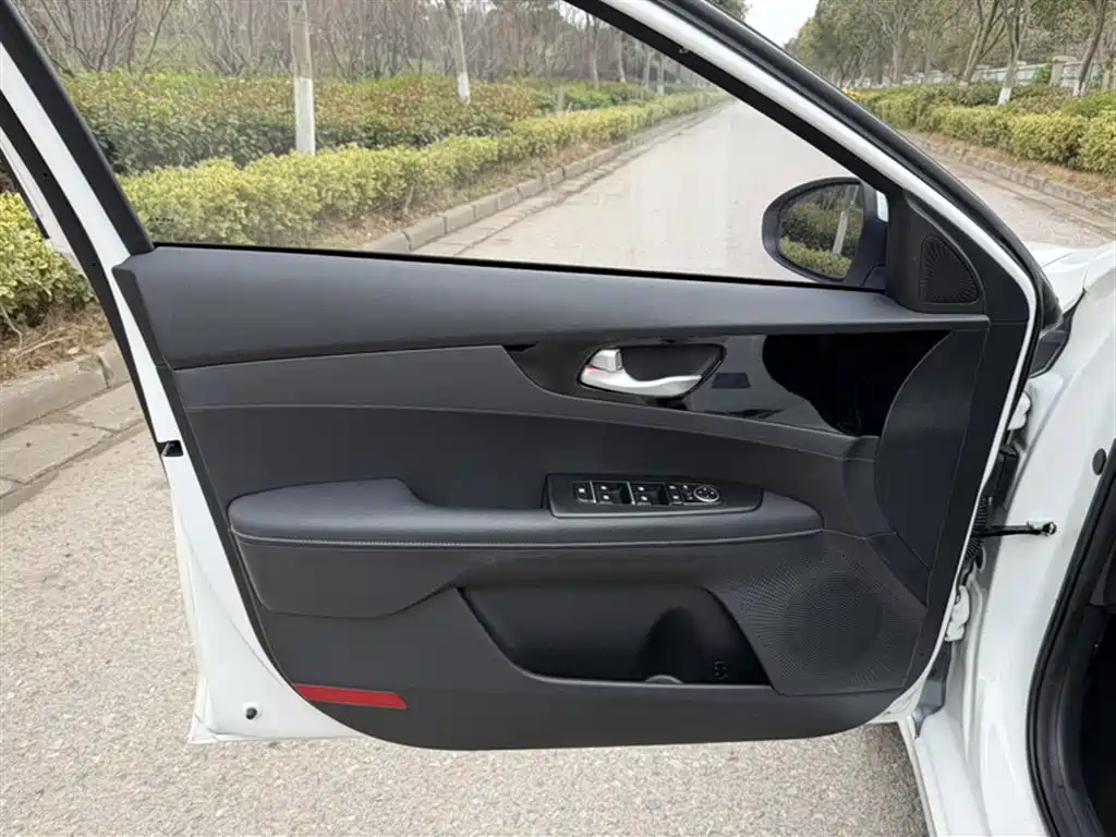 Kia K3 2021 Facelift 1.5L CVT Fashion Edition фото 17