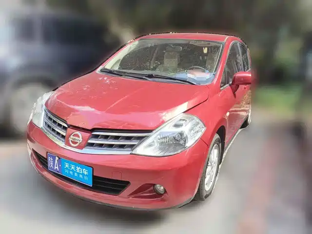 Nissan Tiida 2008 1.6L Manual Fashion — фото 1
