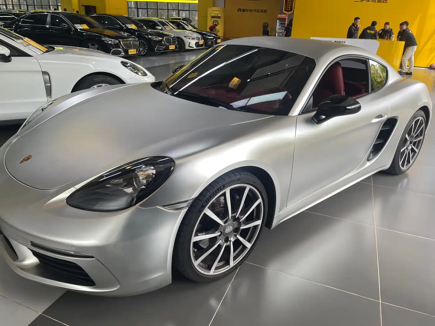 PORSCHE 718