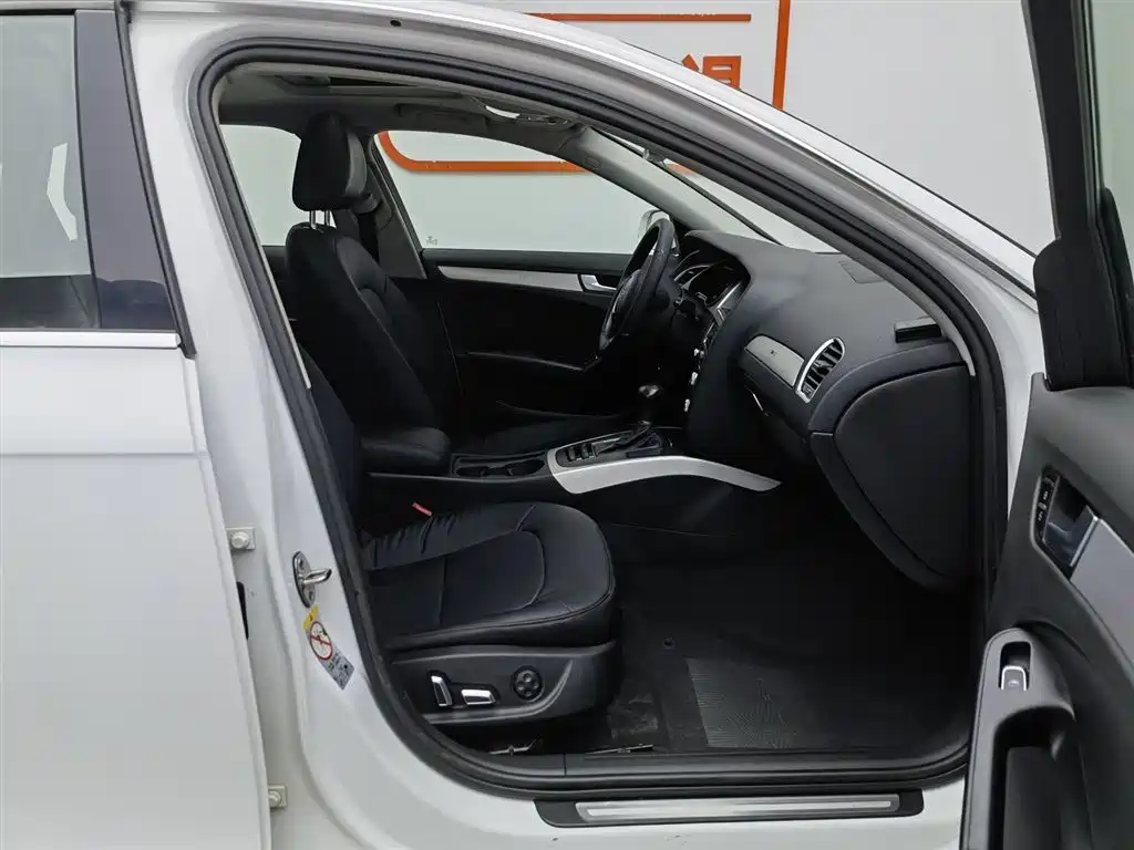 Audi A4L 2013 35 TFSI Automatic Standard фото 23