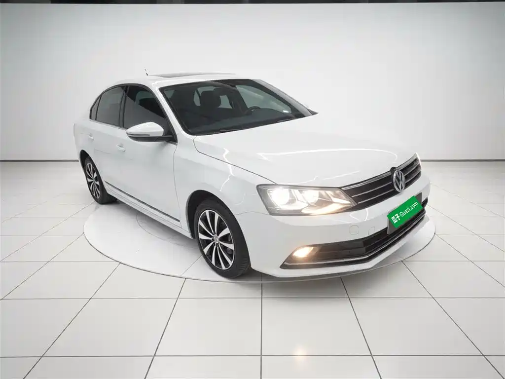 Volkswagen Sagitar 2017 180TSI Auto Exclusive Edition фото 4