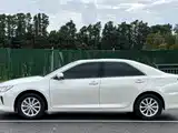 Фото 4 - Toyota Camry