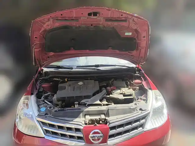 Nissan Tiida 2008 1.6L Manual Fashion — фото 3