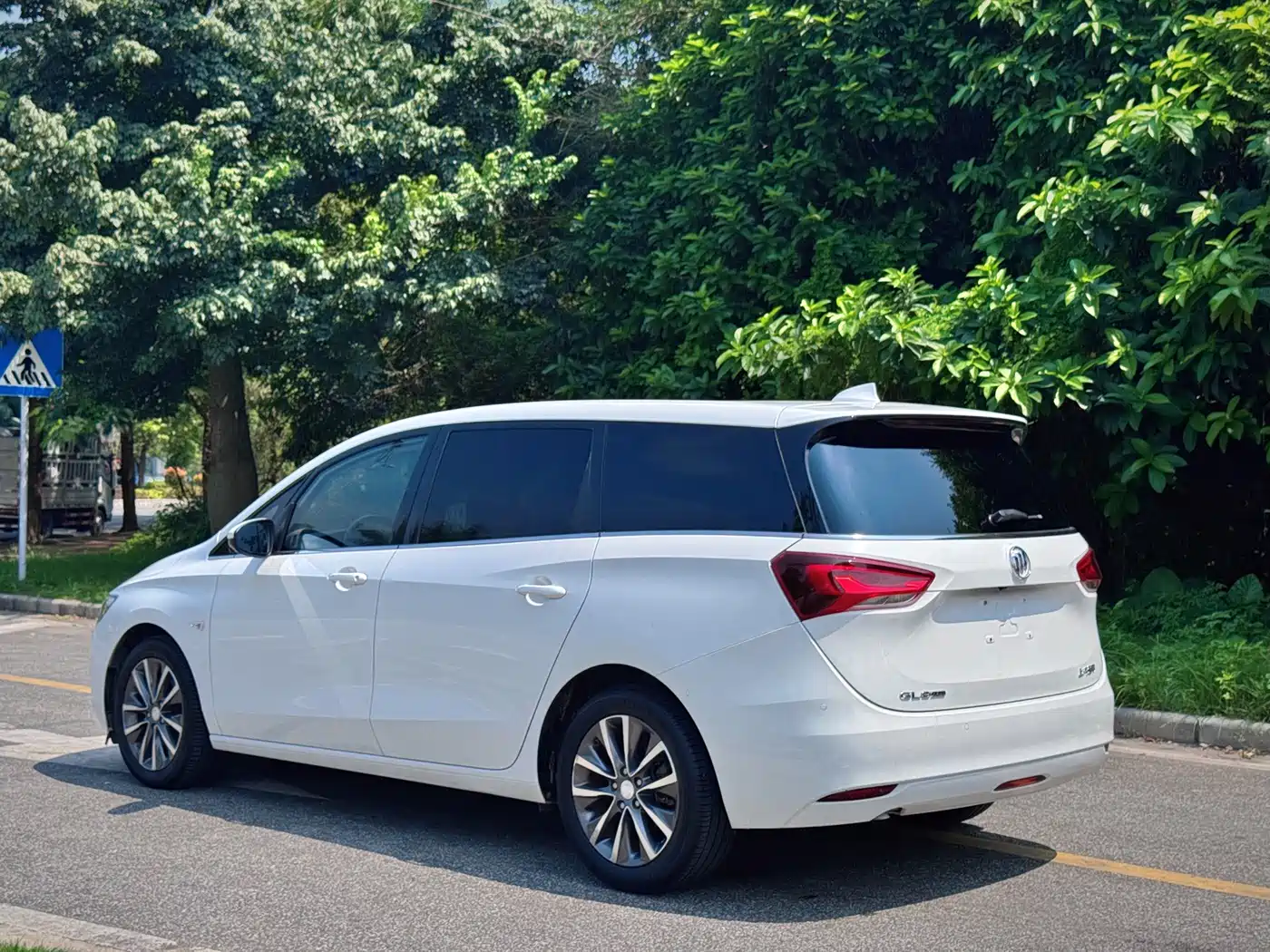 Buick GL6 2018 2018 18T 6-Seater Premium