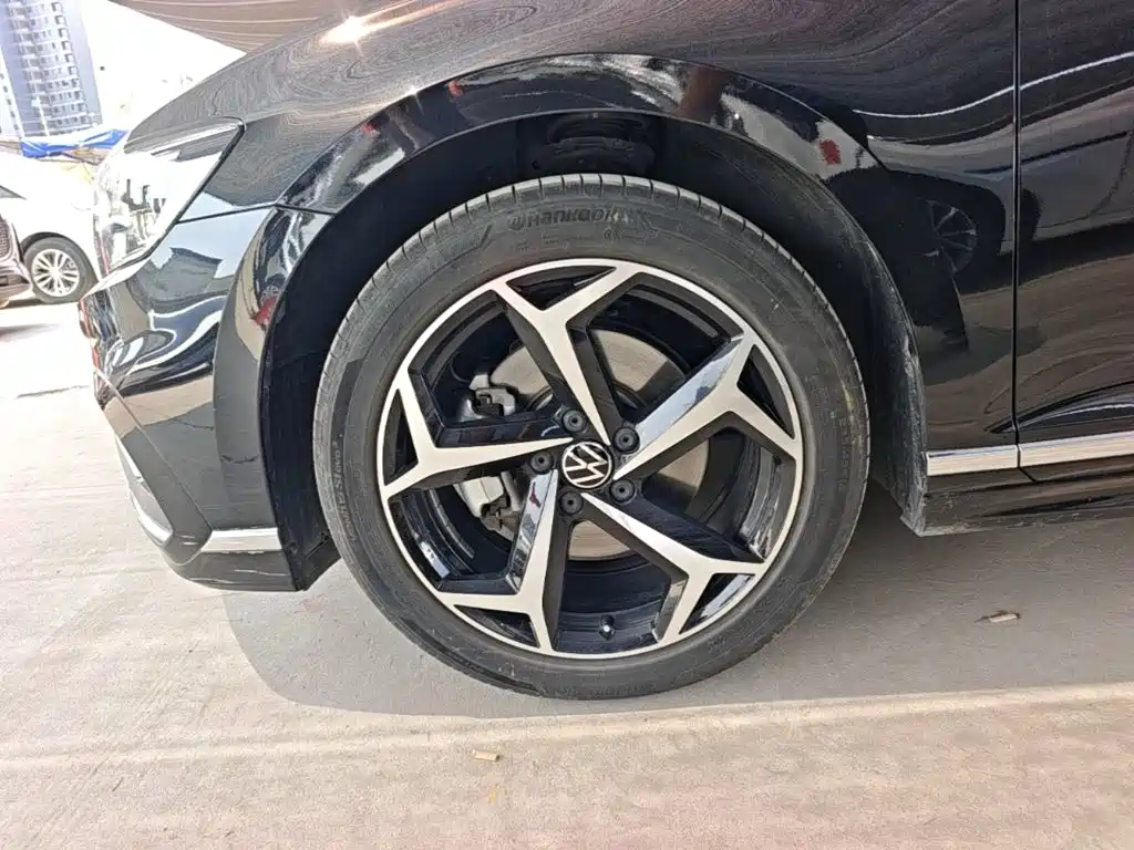 Фото 23 - Volkswagen Magotan