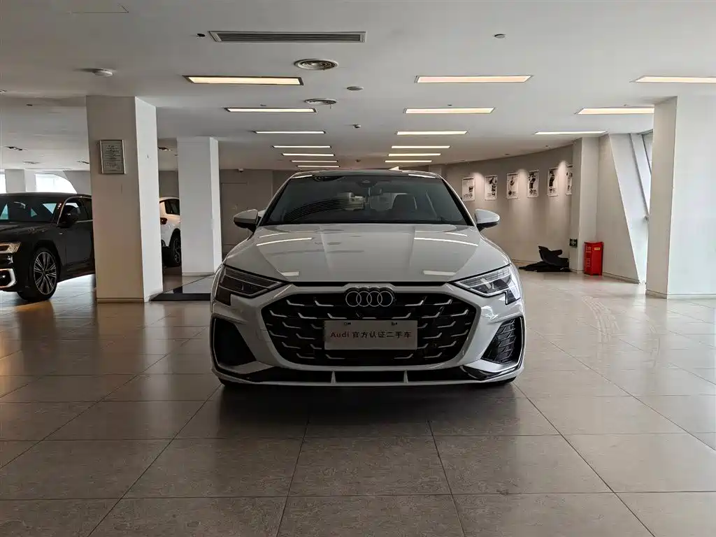 Photo 2 - Audi A3
