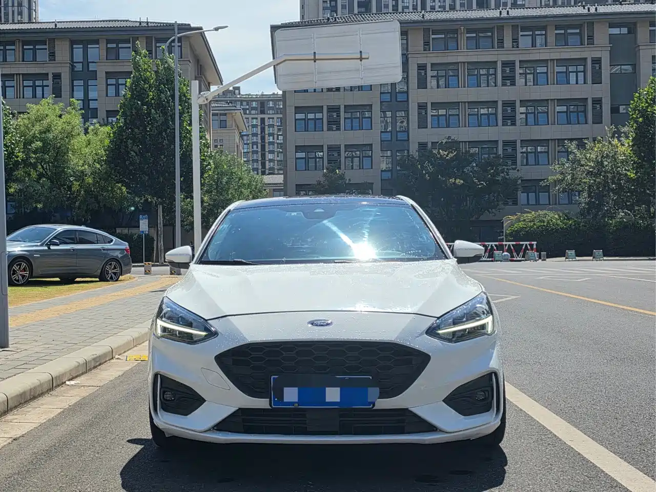 Фото 2 - Ford Focus