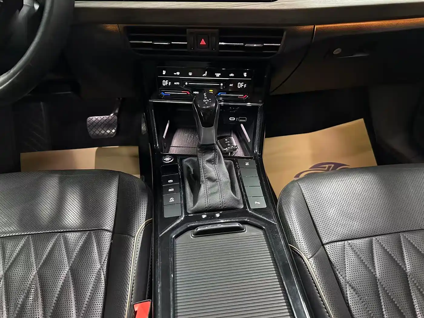Volkswagen Passat 2020 Facelift 330TSI Luxury China VI фото 12