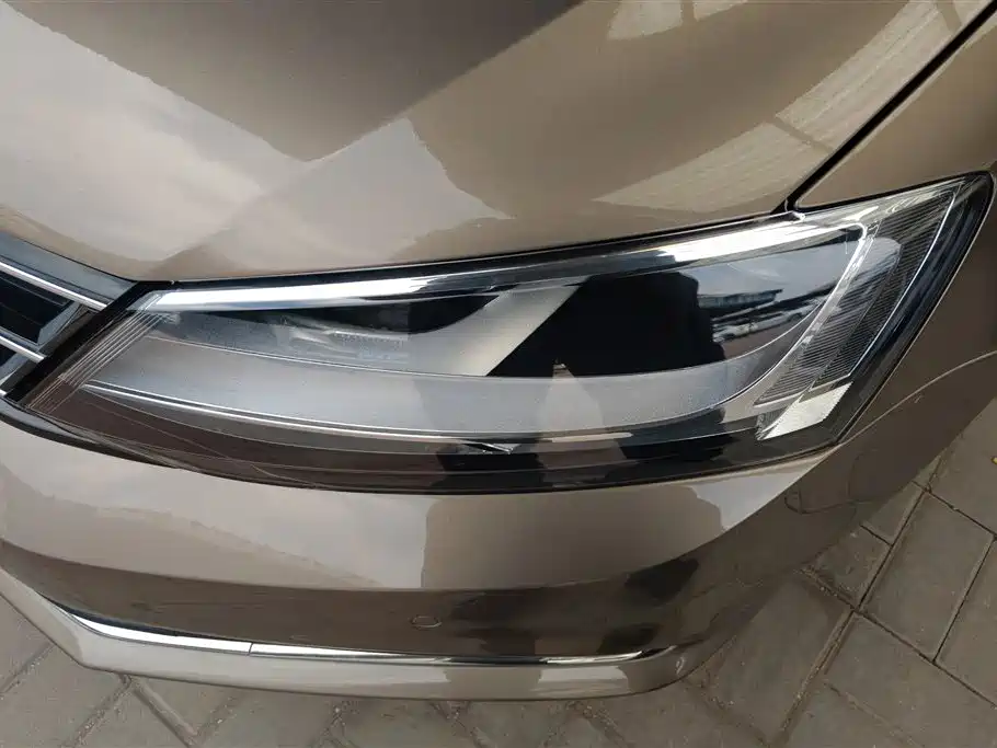 Volkswagen Sagitar 2015 230TSI Automatic Luxury фото 5