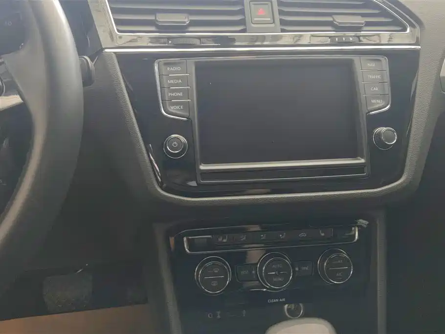 Volkswagen Tiguan L 2018 380TSI Automatic AWD Luxury Edition фото 13