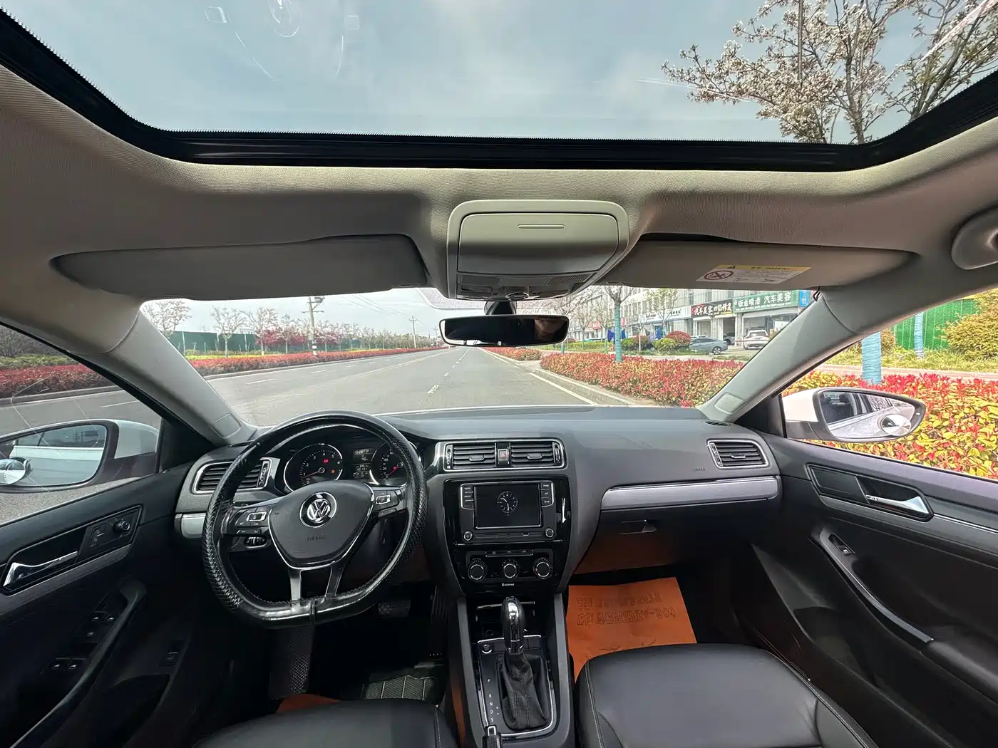 Volkswagen Sagitar 2018 1.6L Automatic Comfort фото 5