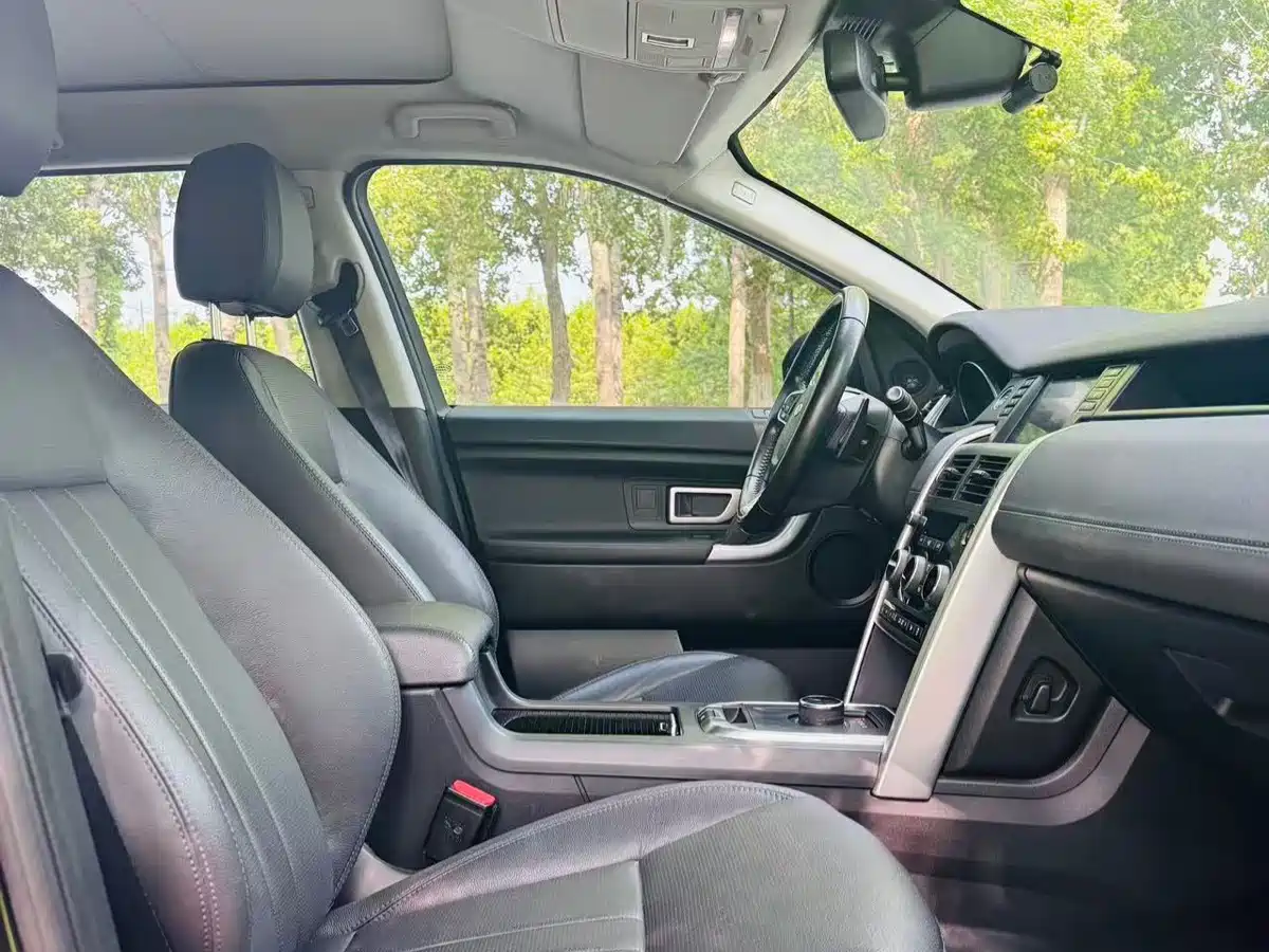 Land Rover Discovery Sport 2018 240PS SE Edition фото 10