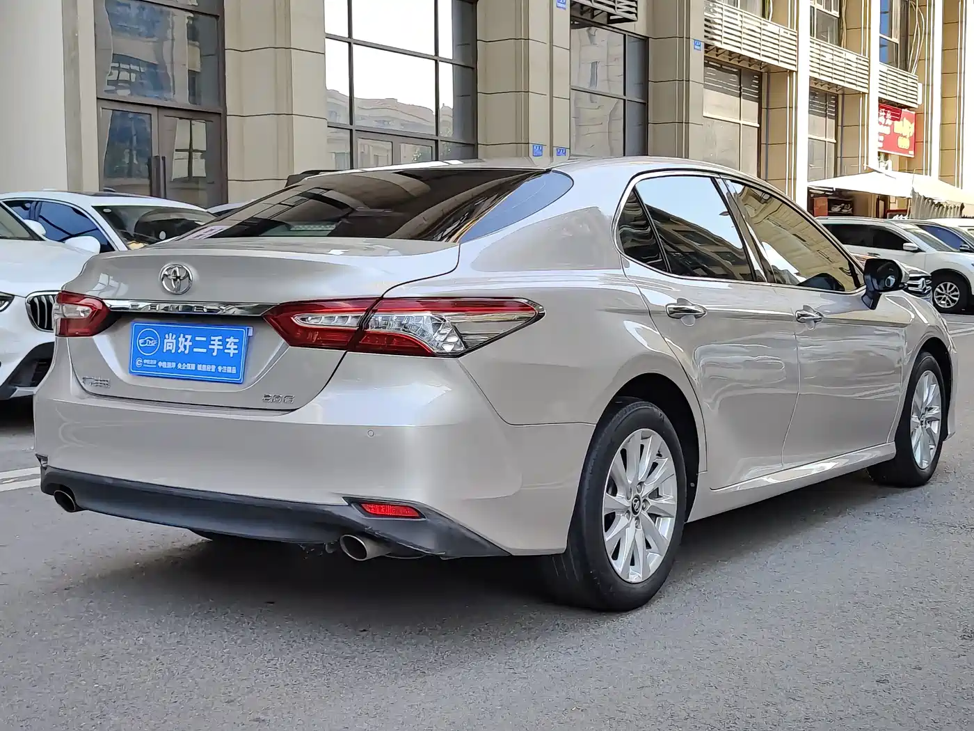Фото 6 - Toyota Camry