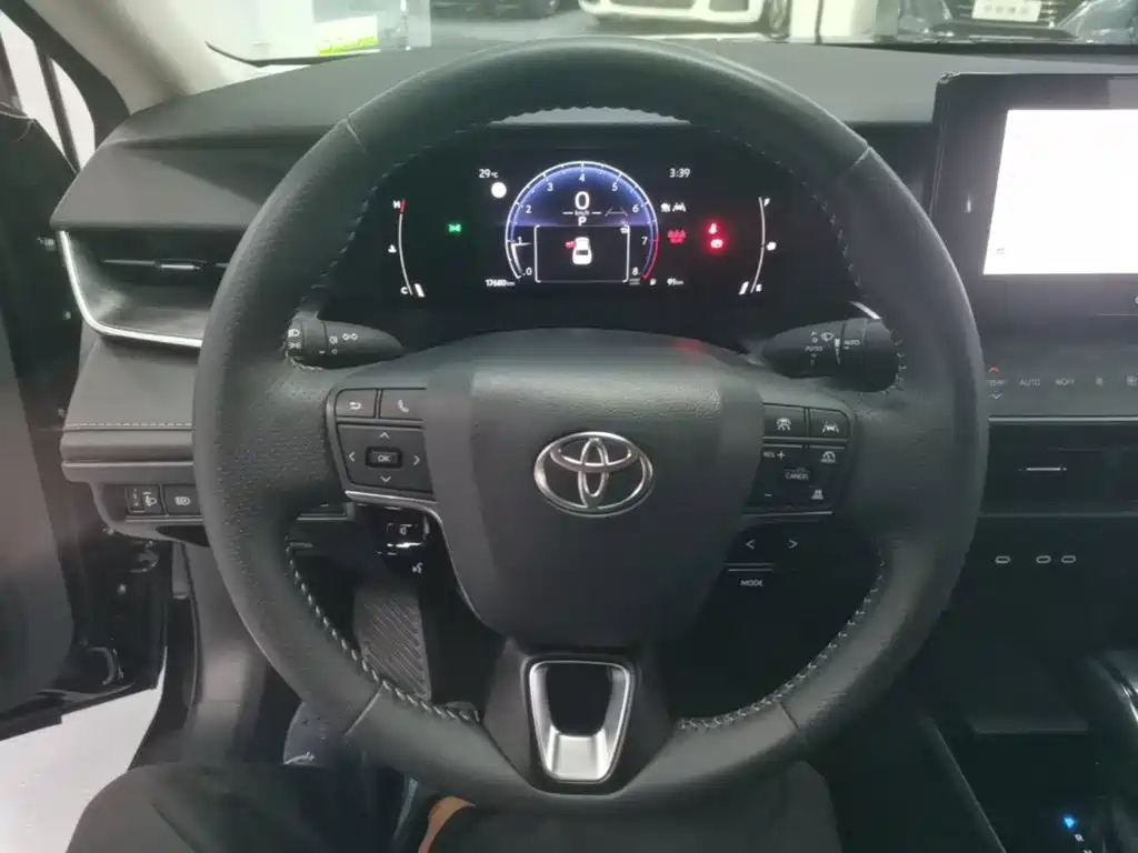 Toyota Camry 2025 2024 2.0GVP Luxury Edition