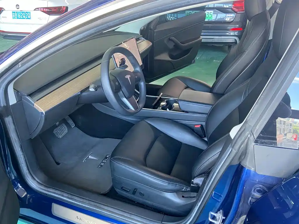 Фото 9 - Tesla Model 3