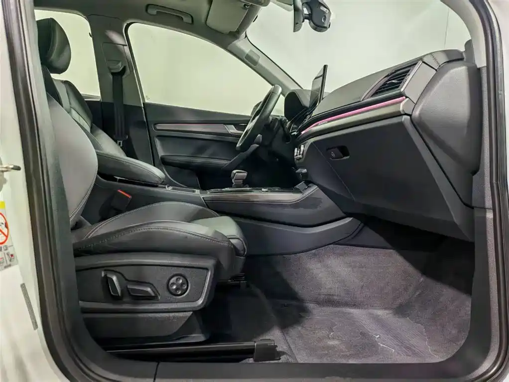 Audi Q5L 2022 45T Luxury Dynamic фото 7
