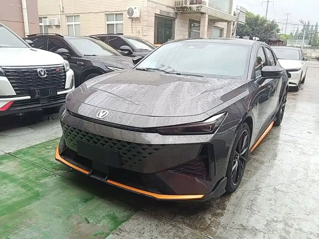 Changan UNI-V 2025 2025 1.5T 500Bar Premium Sport Model