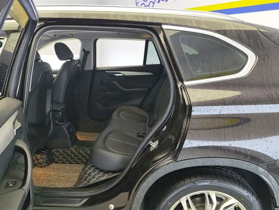 BMW X1 2019 sDrive20Li Leading Model фото 11