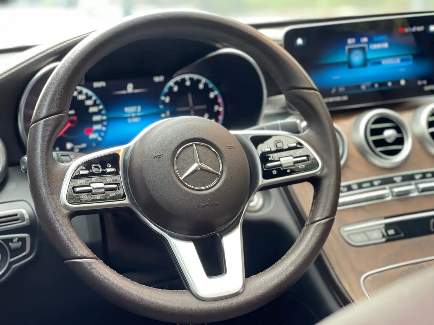 Mercedes-Benz GLC 2022 GLC 300 L 4MATIC Dynamic Collector's Edition фото 11
