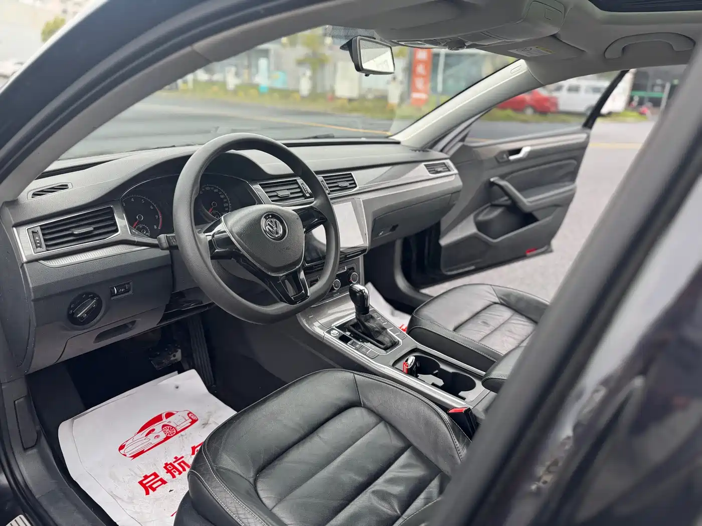 Volkswagen Passat 2015 1.8TSI Automatic Prestige Edition фото 9