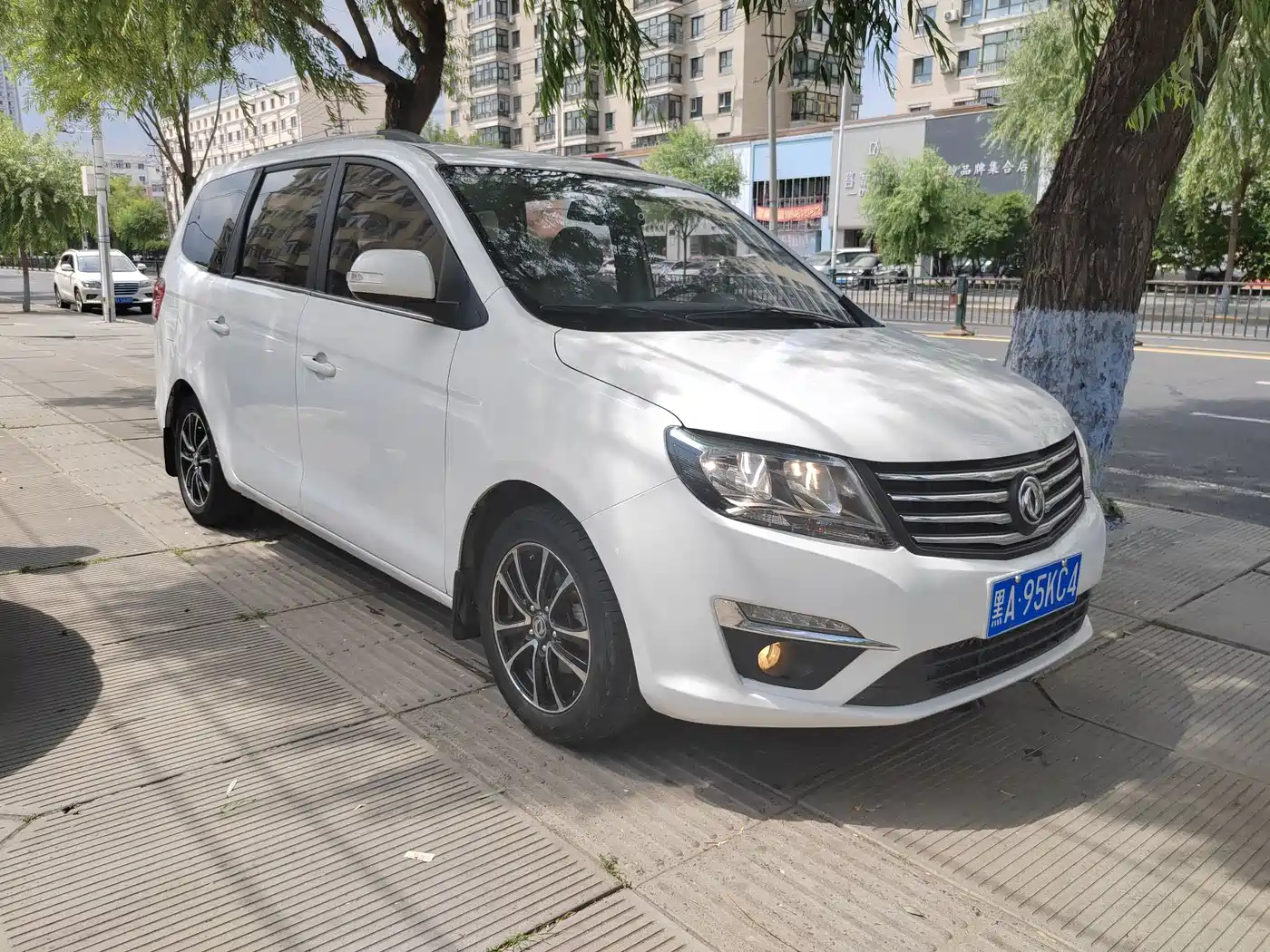 Dongfeng Fengxing Fengxing S500 2016 2016 1.6L CVT Premium