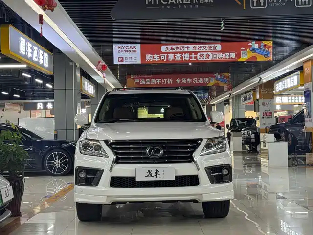 Lexus LX — фото 2