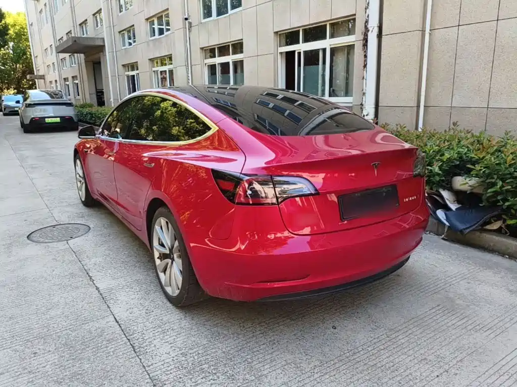 Фото 5 - Tesla Model 3