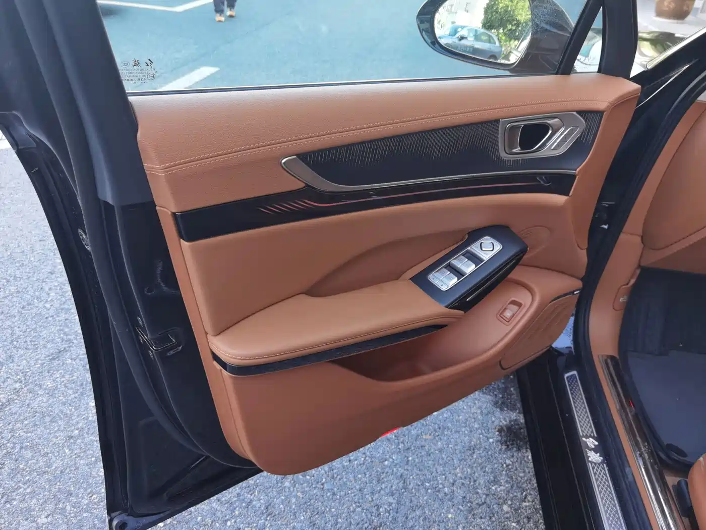 Hongqi H9 2025 2025 Facelift 2.0T 2WD Flagship Premium Business Edition 5-seater