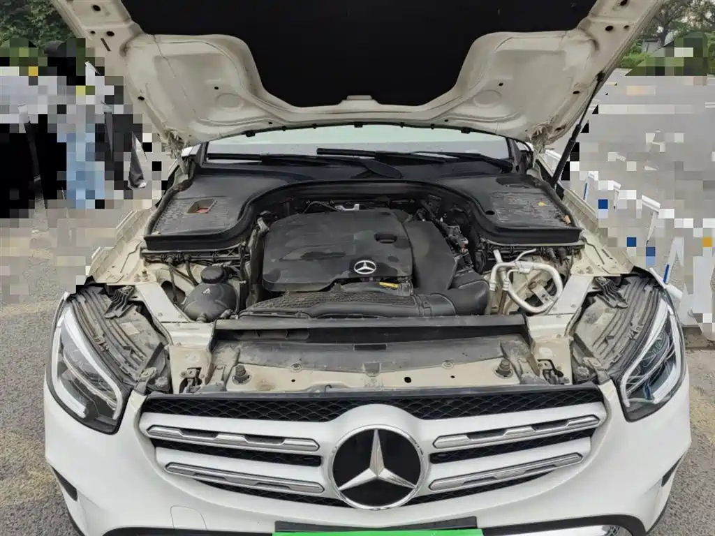 MERCEDES-BENZ GLC