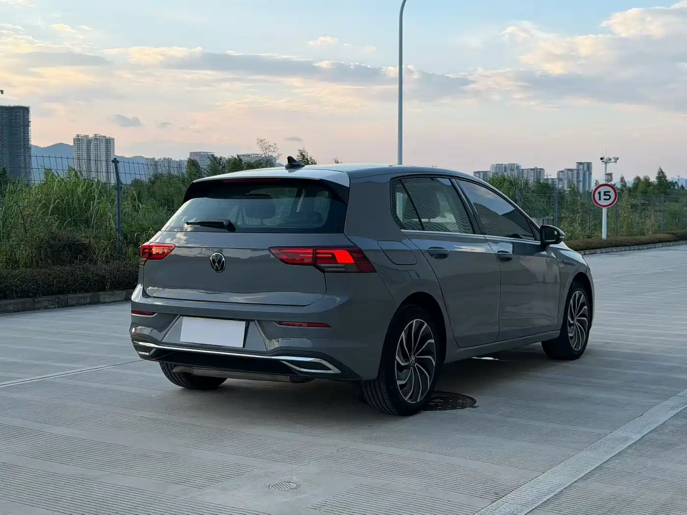 Фото 9 - Volkswagen Golf