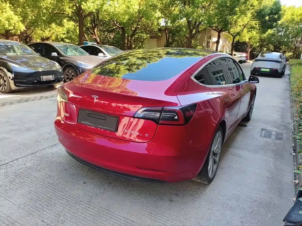 Фото 7 - Tesla Model 3