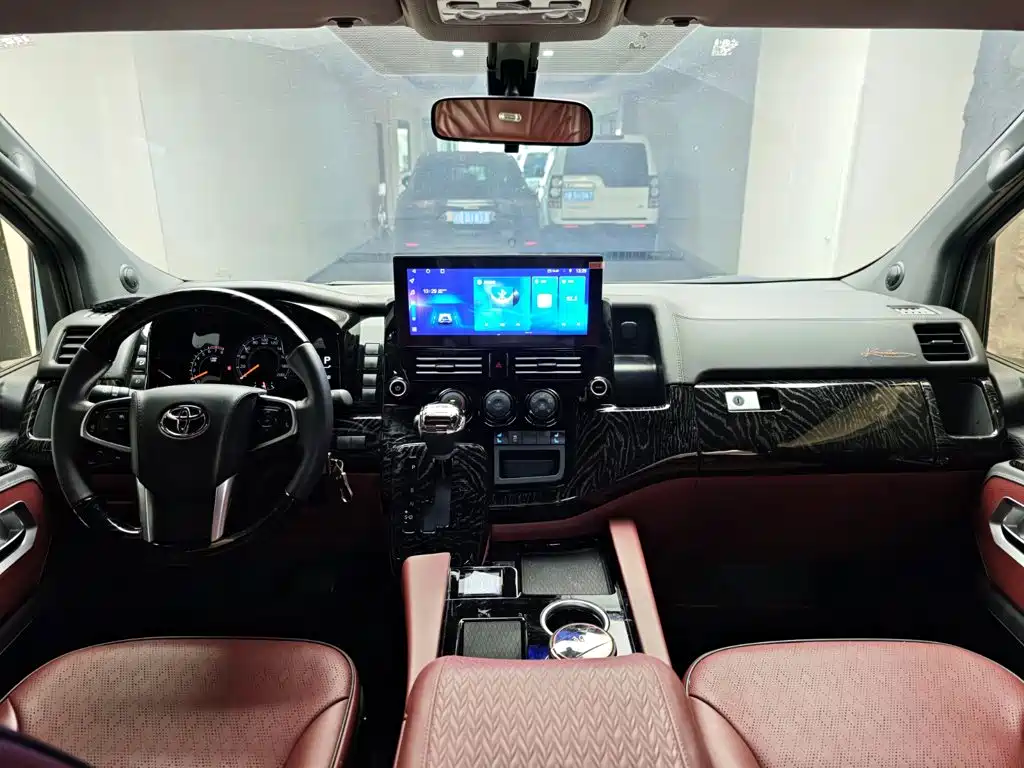 Toyota HiAce, миниатюра 14