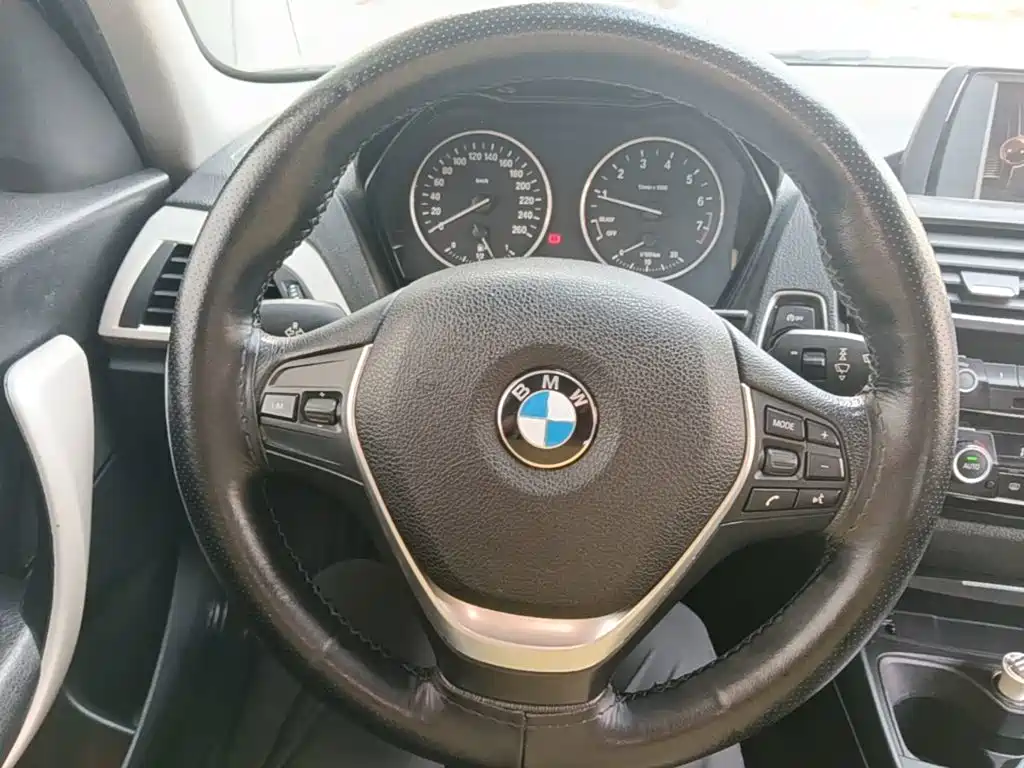 BMW 1 Series (Import) 2018 2016 120i Leading Model
