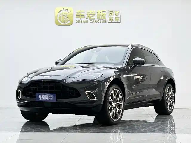 aston-martin dbx