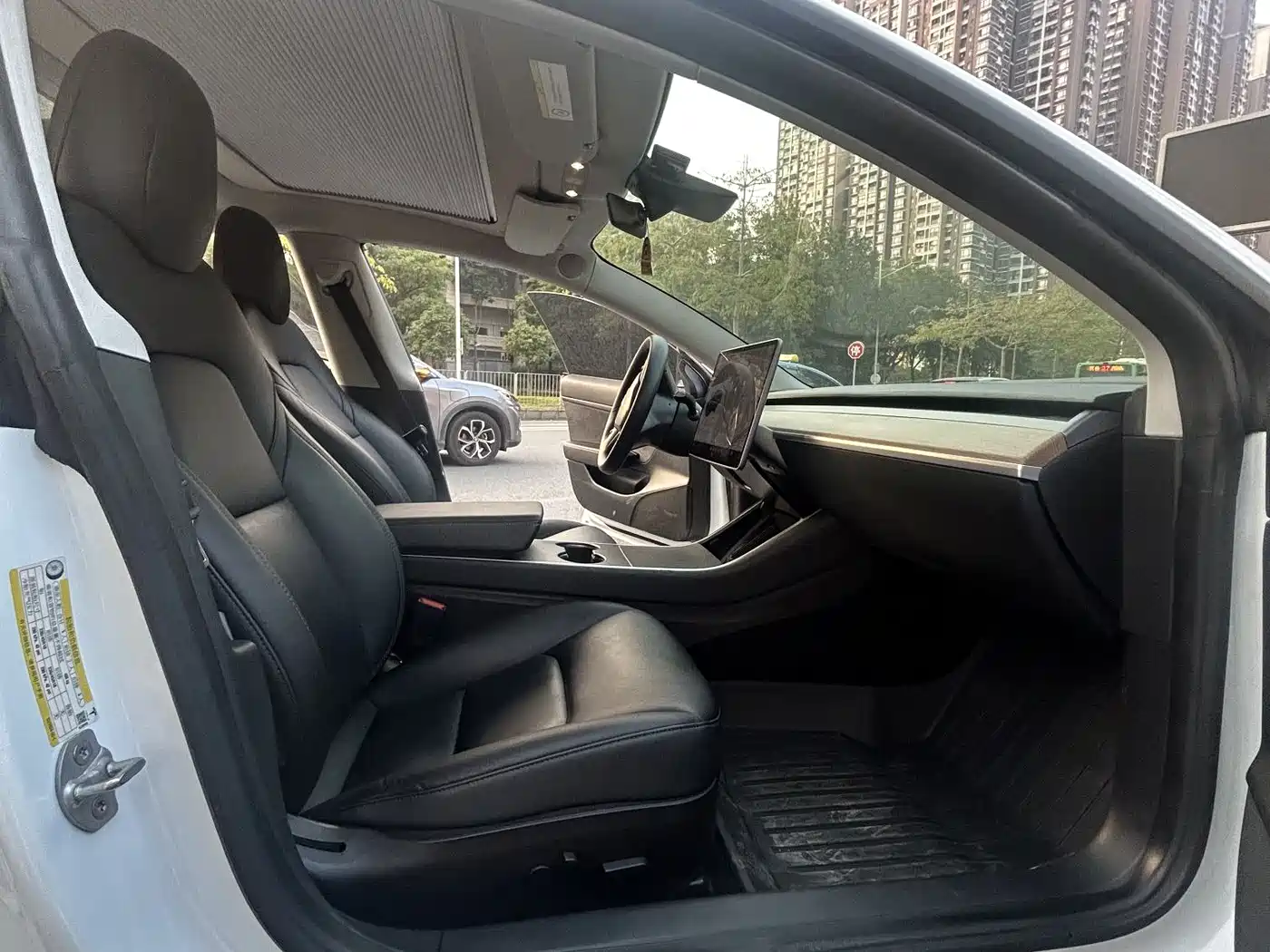 TESLA MODEL 3 (IMPORTED)