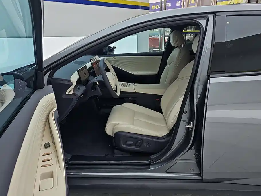 Nissan N6 2025 2025 Mid Configuration