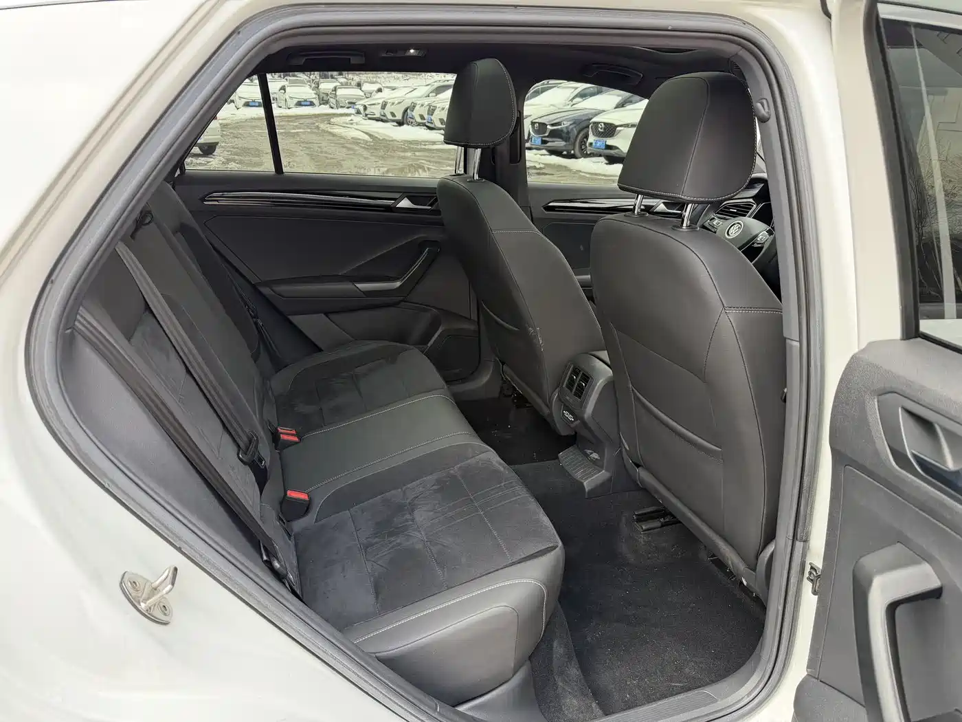 VOLKSWAGEN T ROC EXPLORING SONGS