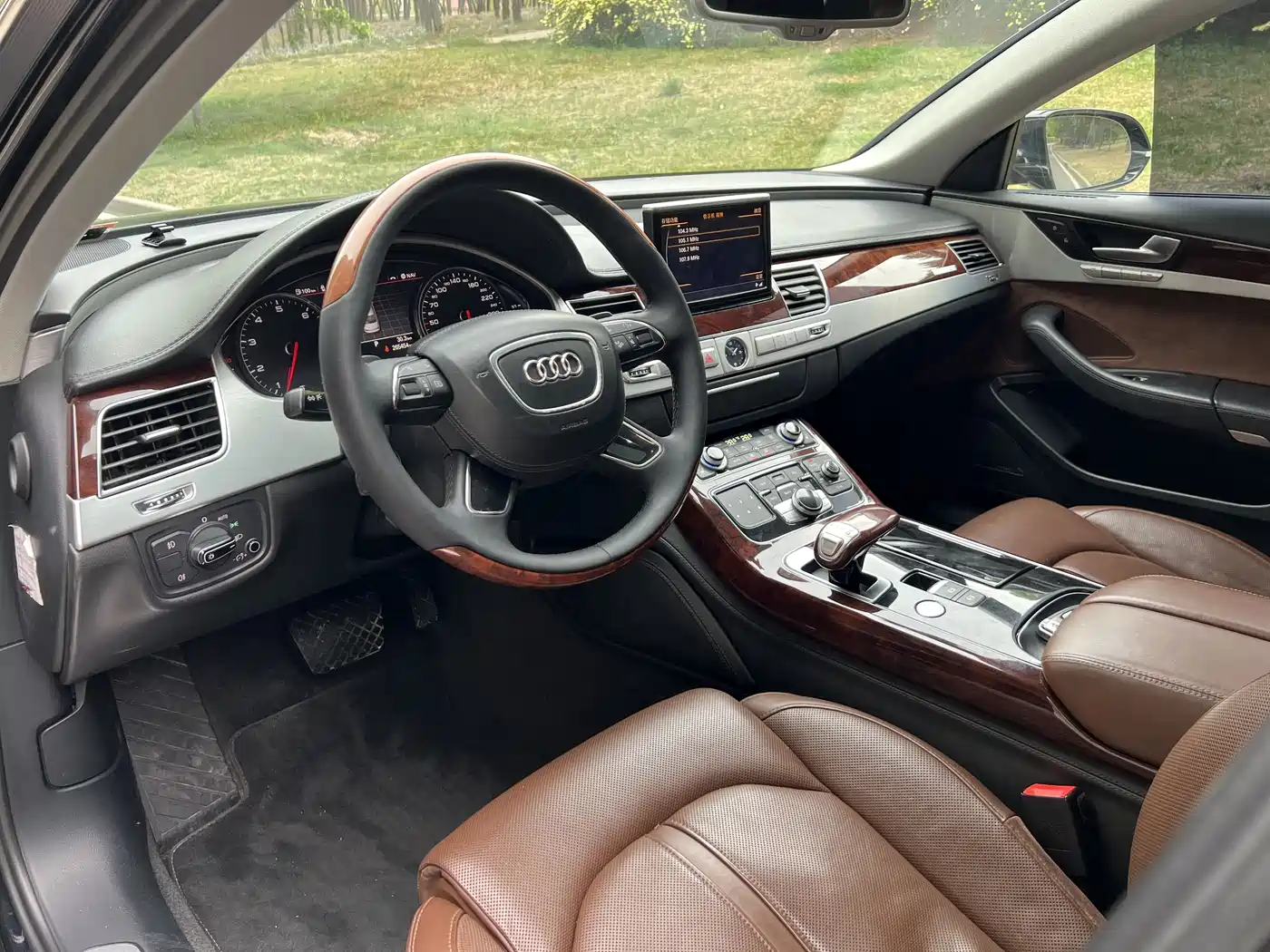 Audi A8 2012 A8L 45 TFSI quattro Luxury фото 6