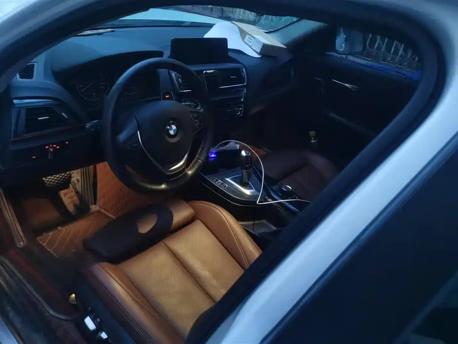 BMW 1 Series (Import) 2016 120i Sport Design Package фото 12
