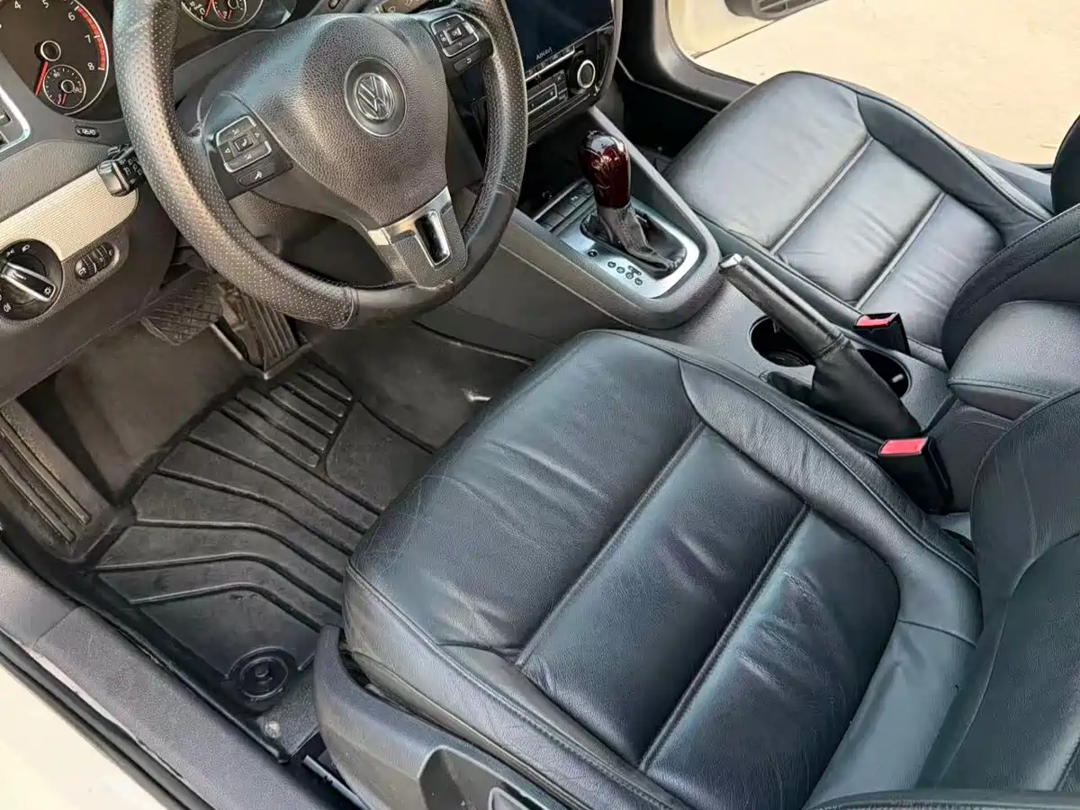 Volkswagen Sagitar 2012 1.4TSI Automatic Luxury фото 6