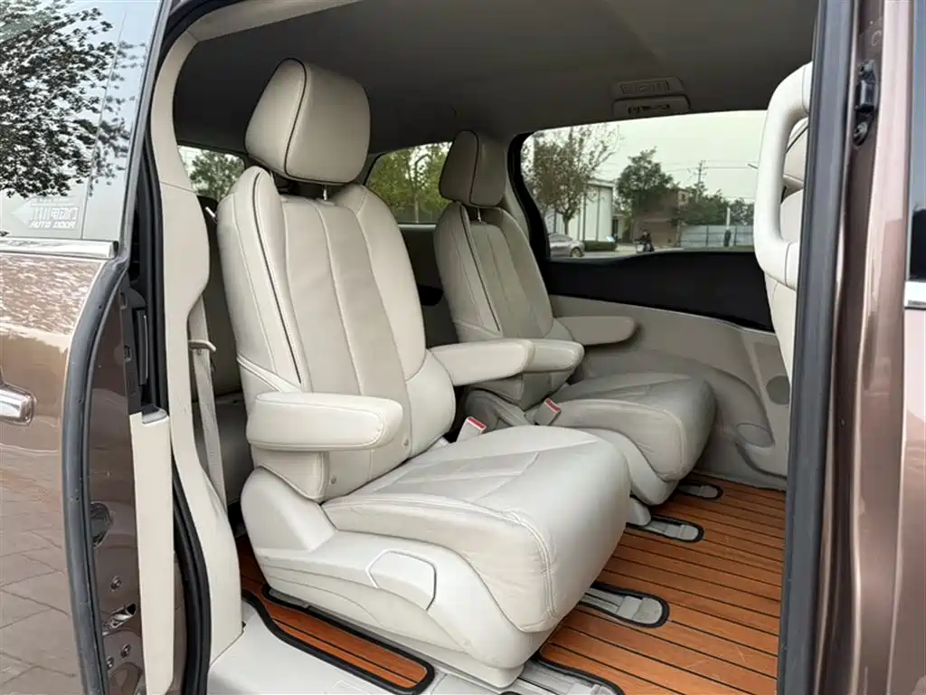 Buick GL8 2021 Land Business Class 652T Luxury фото 13