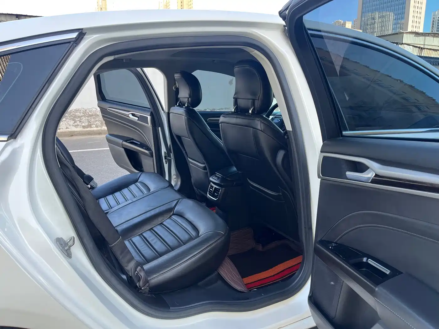 Фото 7 - Ford Mondeo