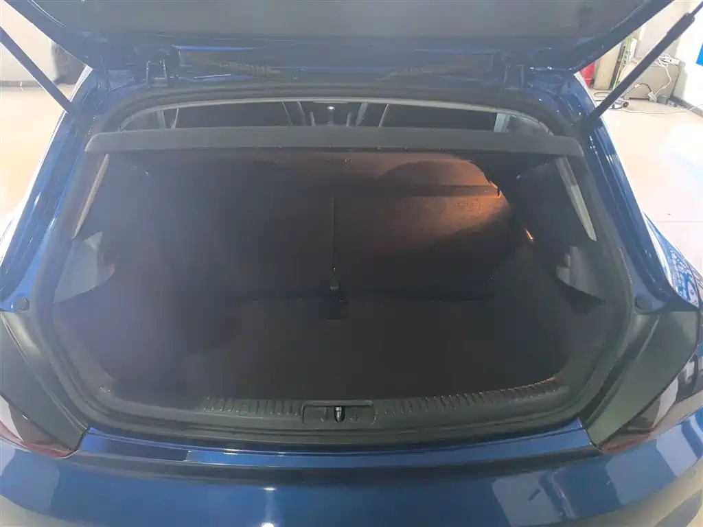 Volkswagen Scirocco 2015 1.4TSI Trend Edition фото 15