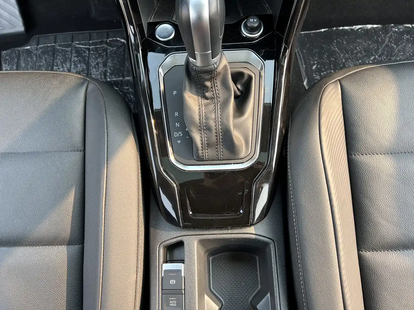 VOLKSWAGEN T ROC EXPLORING SONGS