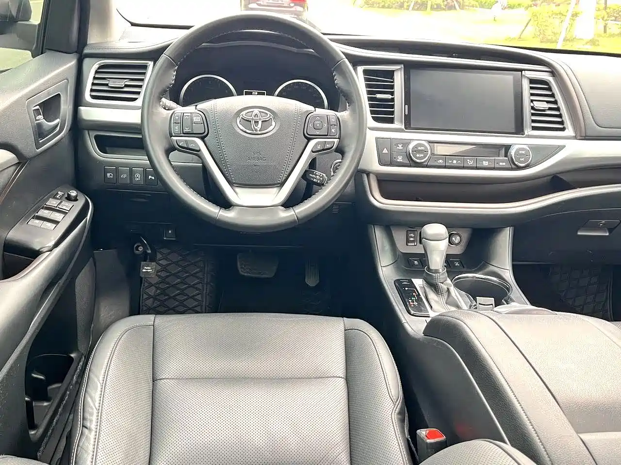 Фото 3 - Toyota Highlander