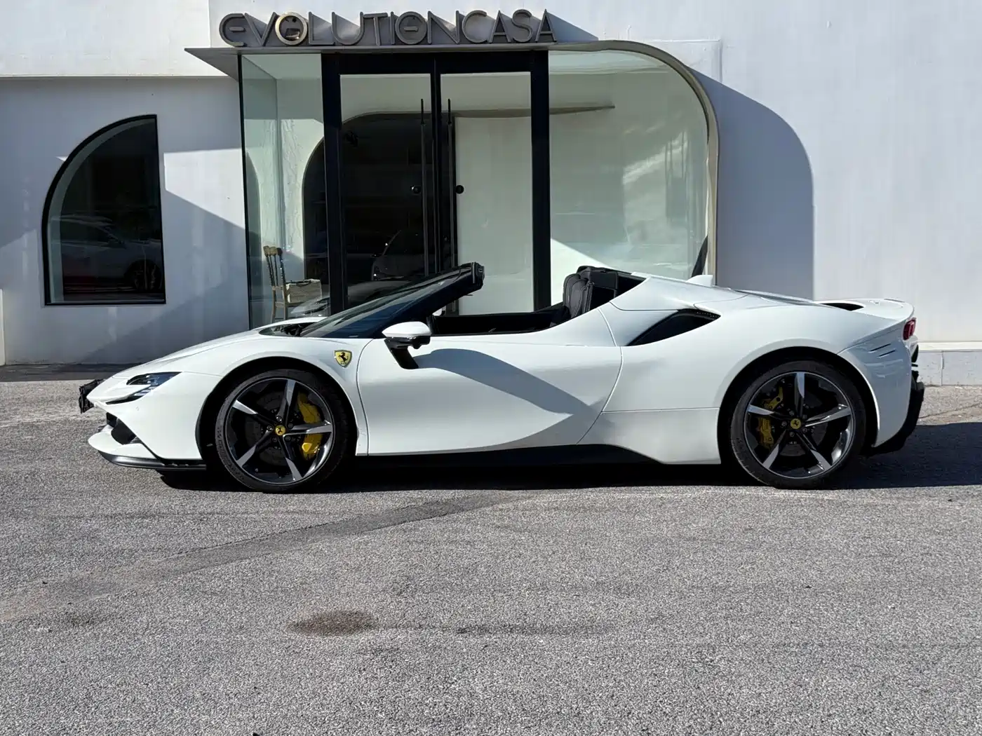 Ferrari SF90 2024 2021 3.9T V8 Spider