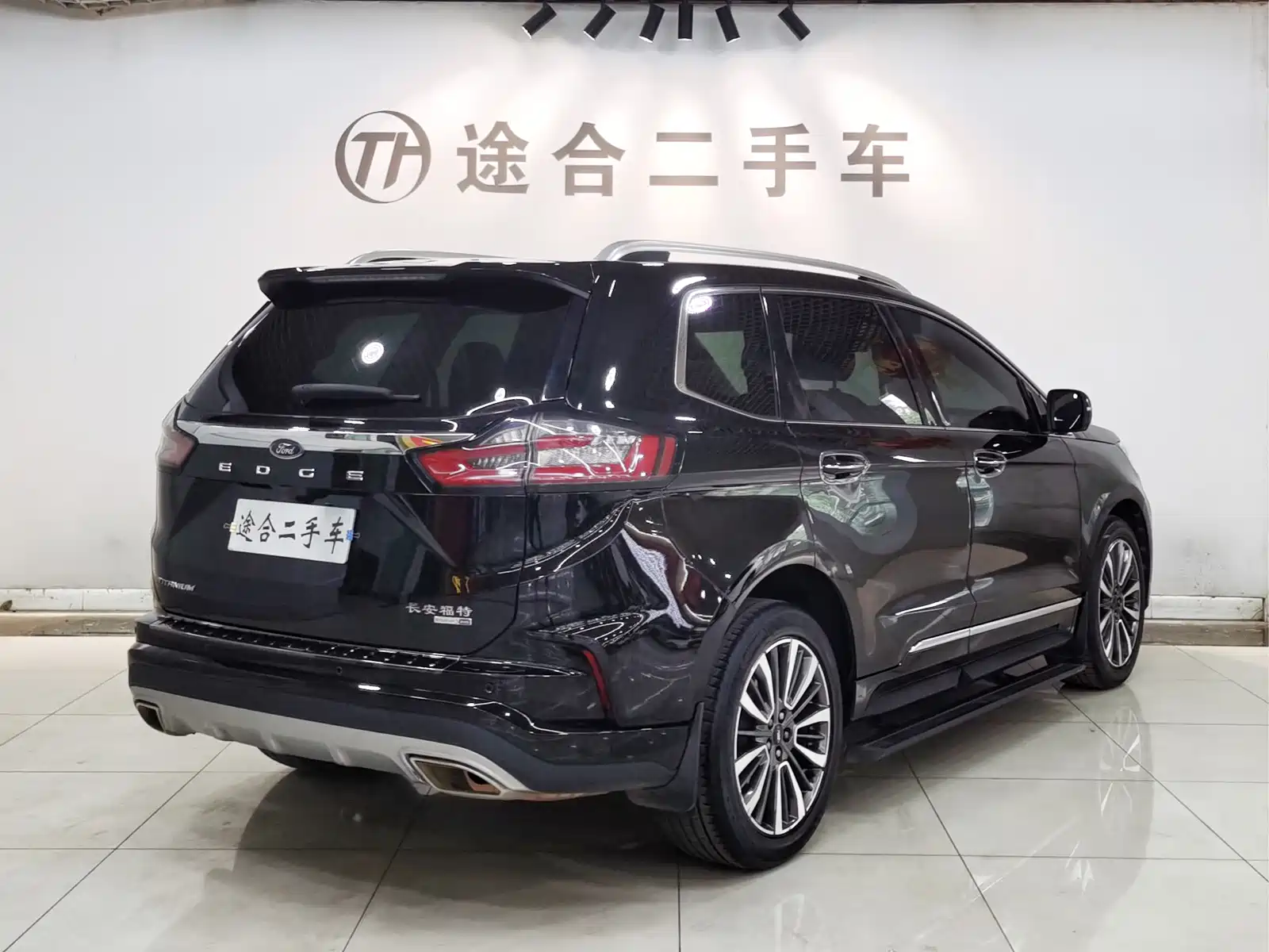 Фото 2 - Ford Edge